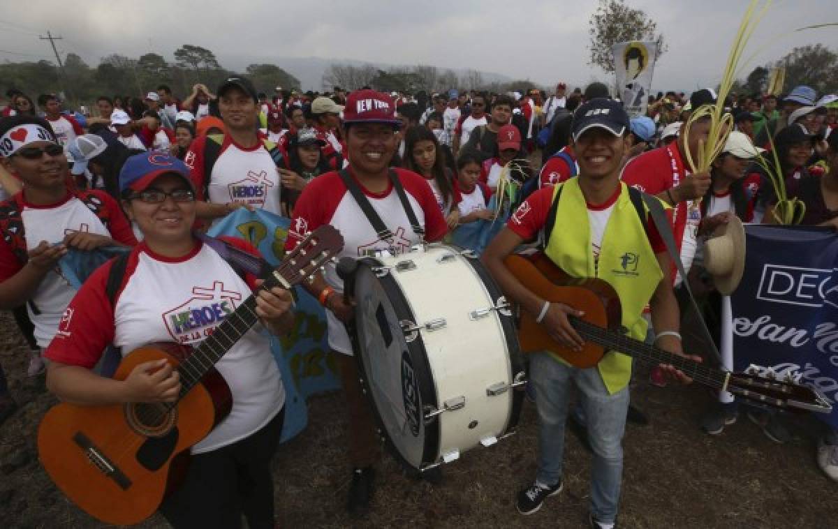 Jóvenes héroes cargan su cruz y claman a Dios por el rescate del ambiente