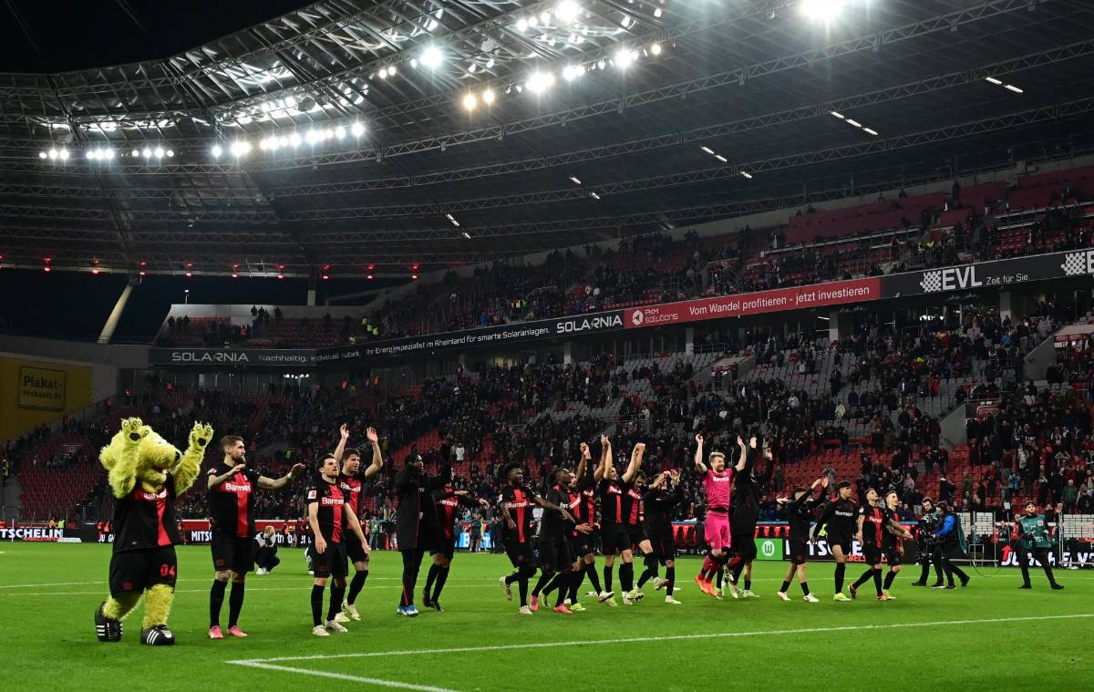 El Leverkusen le saca 10 puntos al Bayern y extiende su largo invicto