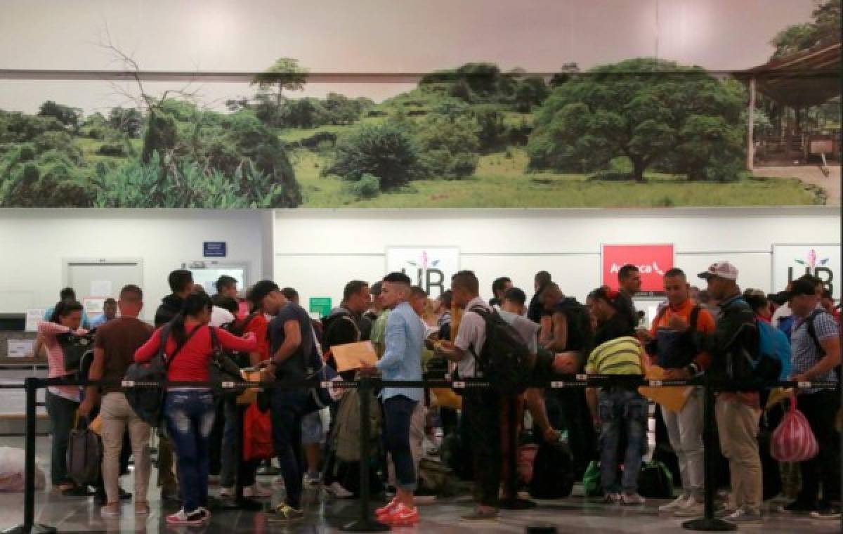Costa Rica teme que migrantes cubanos desaprovechen vuelos a México