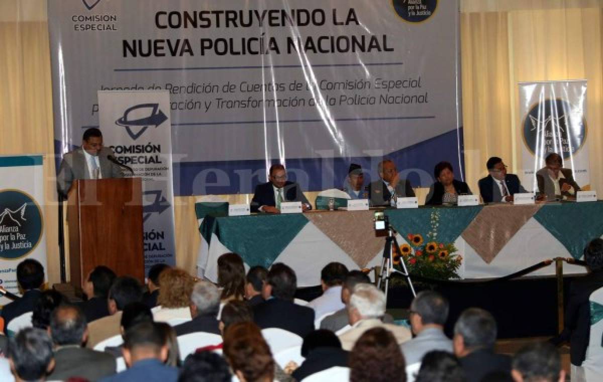 Despedidos 628 efectivos en proceso de depuración de la policía de Honduras