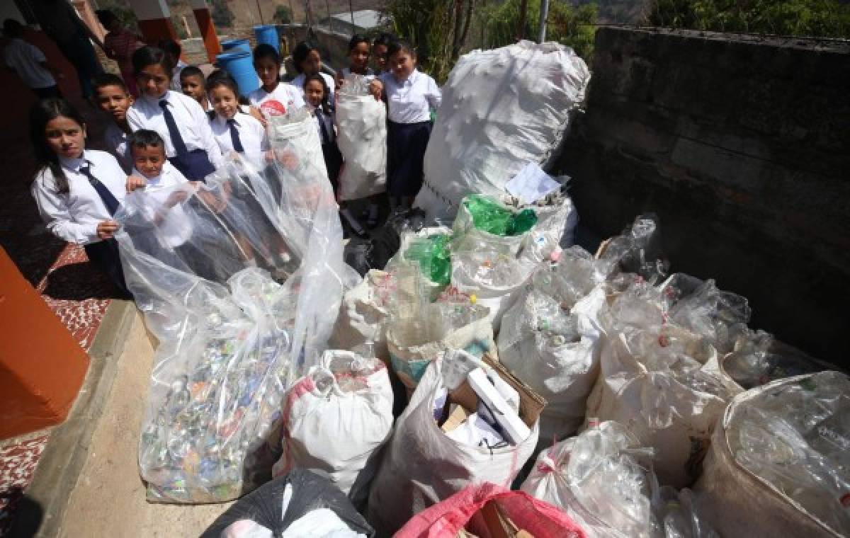 Educación motiva a los escolares a cuidar el ambiente con el reciclaje