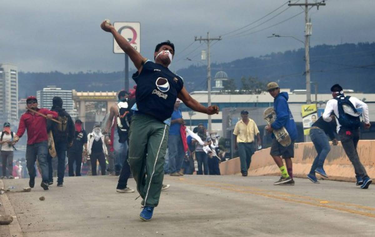 Manifestación deja destrozos a inmediaciones del bulevar Centroamérica