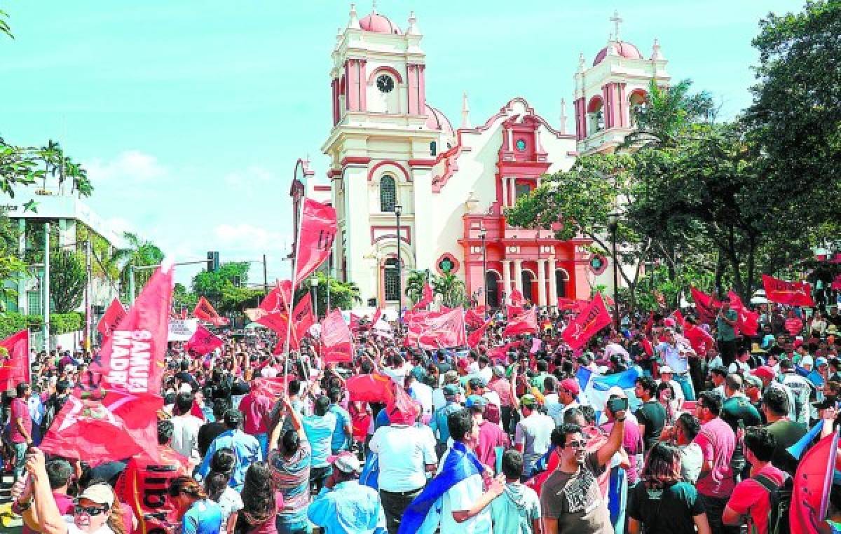 En manifestación, la Alianza de Oposición insiste en escrutinio especial de las 18,103 actas electorales