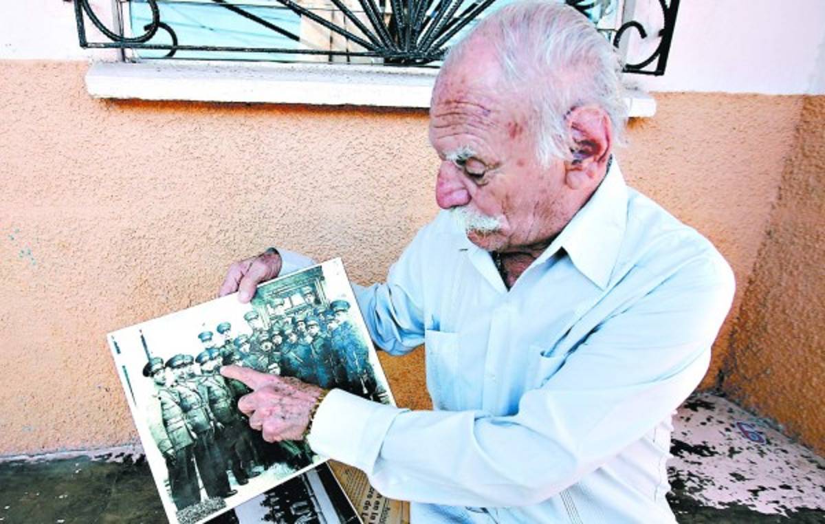 Este está vivo, termínenlo!”