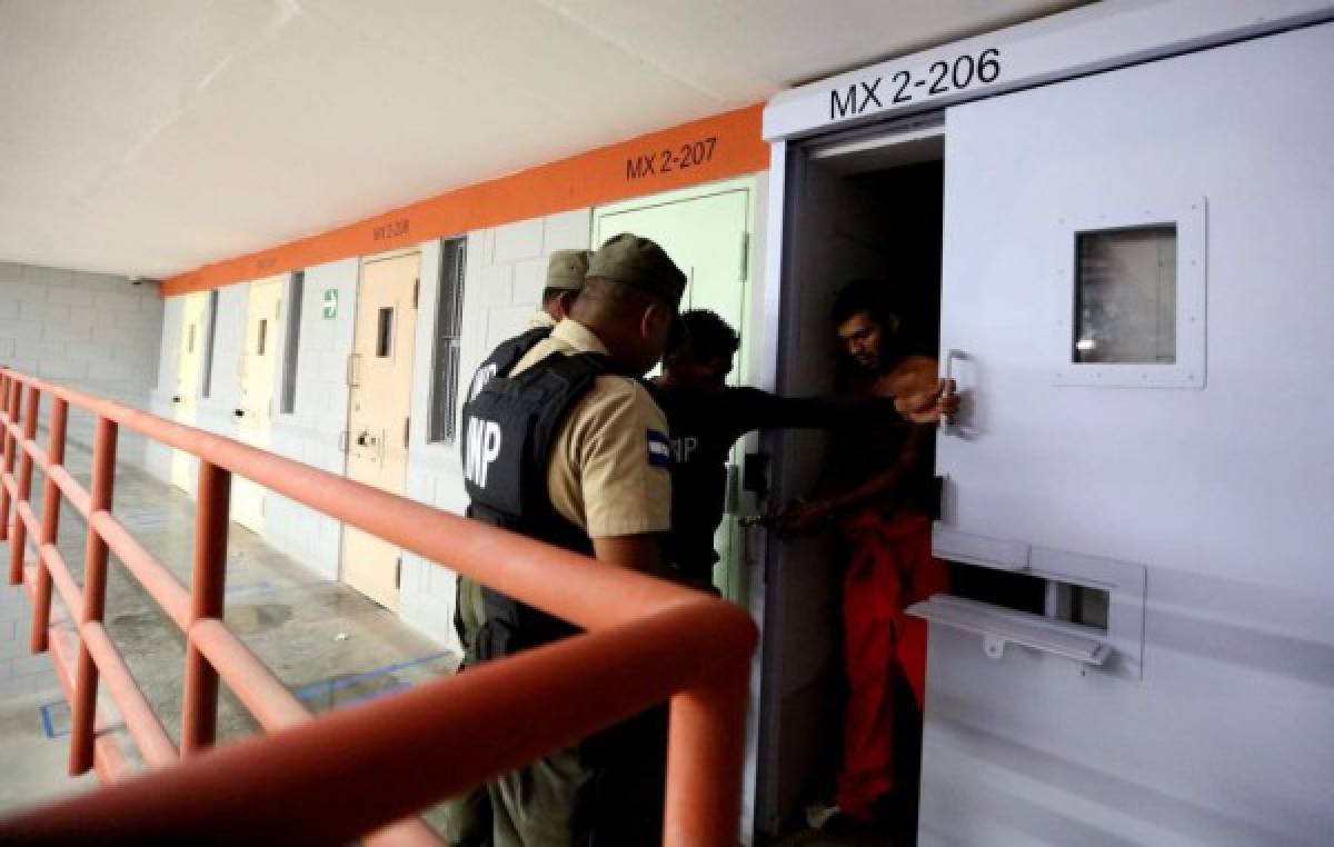 Trasladan a 'El Pozo' involucrados en riña de centro penal de Juticalpa