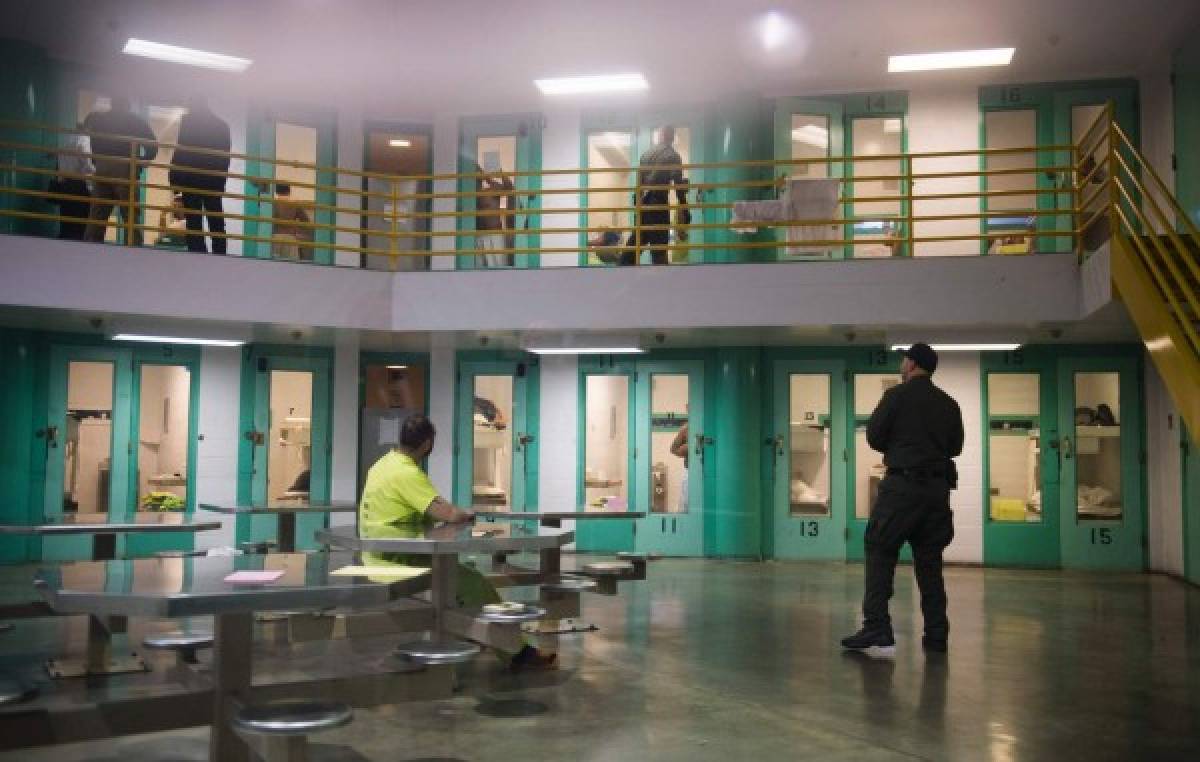 Jueces de inmigración a centros de detención fronterizos