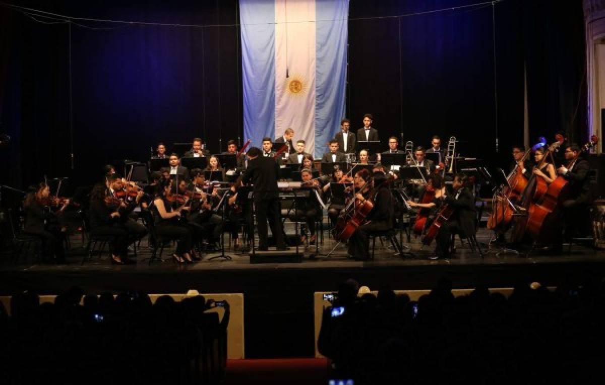 Día nacional de Argentina con los acordes de la Orquesta Filarmónica Nacional de Honduras