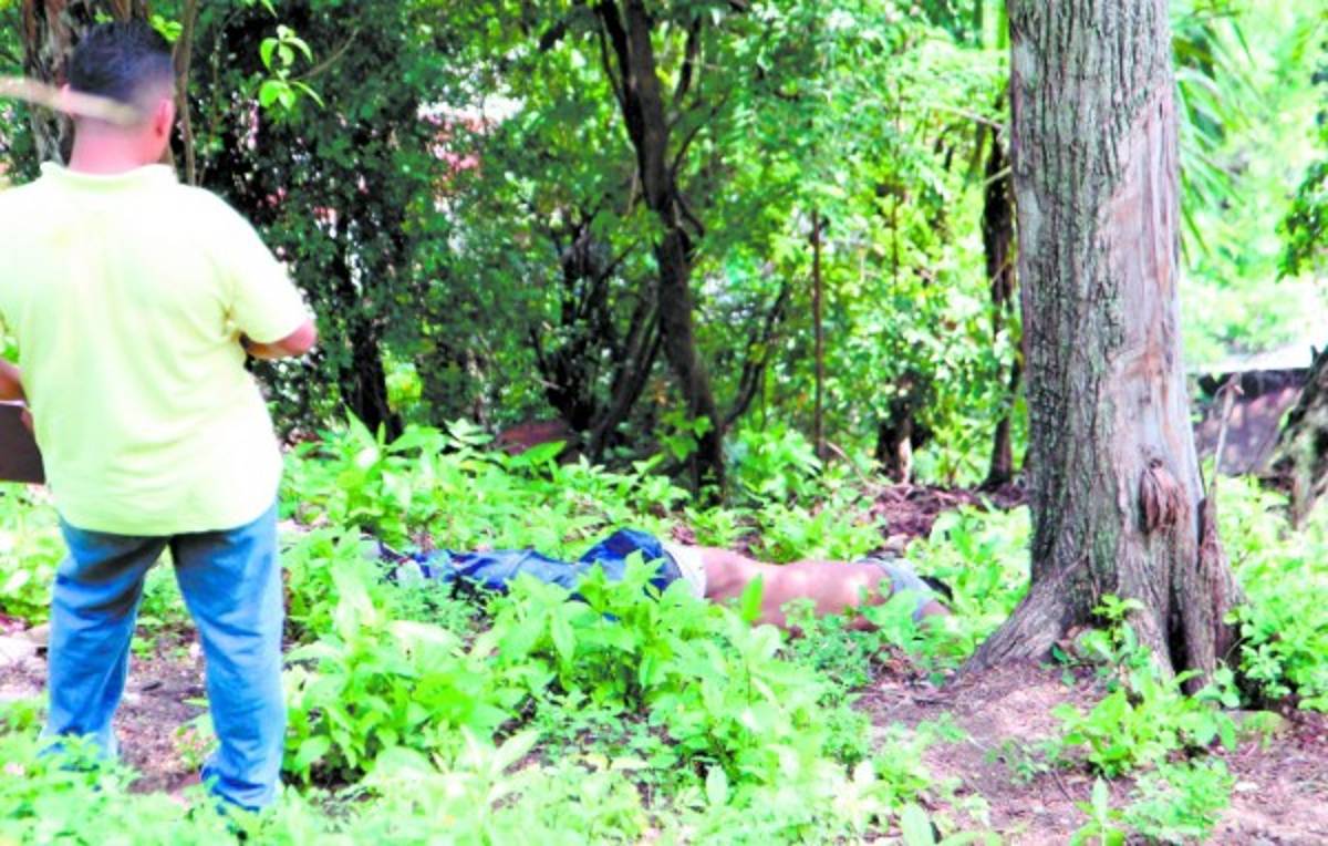 De varios disparos matan a soldador