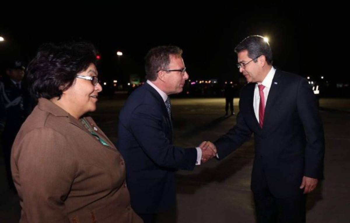 Juan Orlando Hernández llegó a Chile para asistir a toma de posesión de mandatario Sebastián Piñera