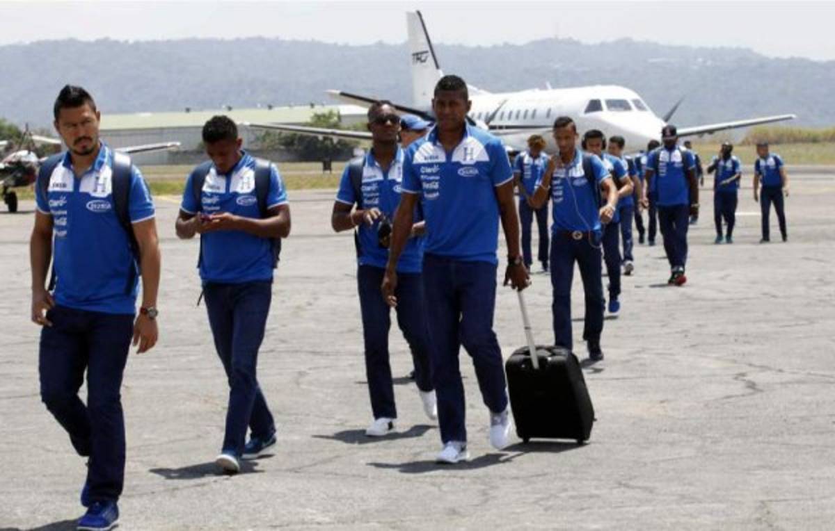 La Selección de Honduras llega a San Salvador, tierra de la batalla