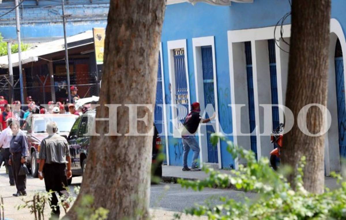 Prende fuego a sede del Partido Nacional en Comayagüela