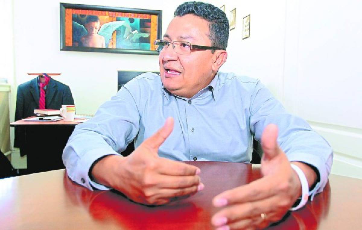 Carlos Hernández: Hay serios problemas con el recurso humano en el Ejecutivo