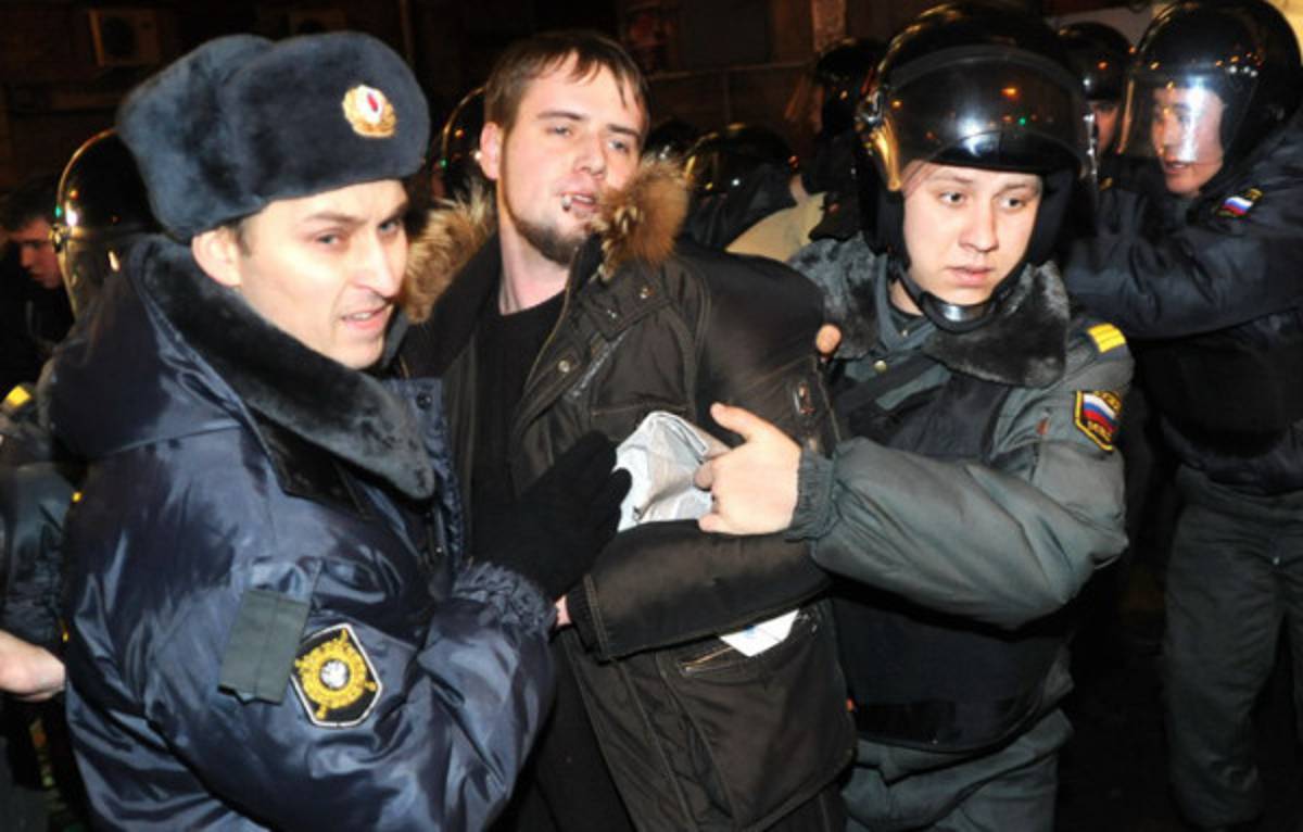 Partido de Putin gana, pero pierde mayoría absoluta