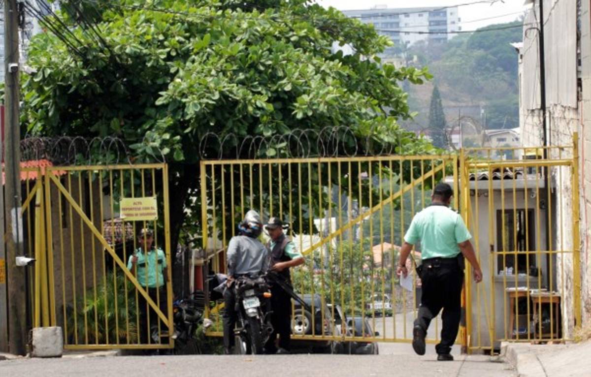 Unos 300 mil capitalinos viven entre portones por seguridad