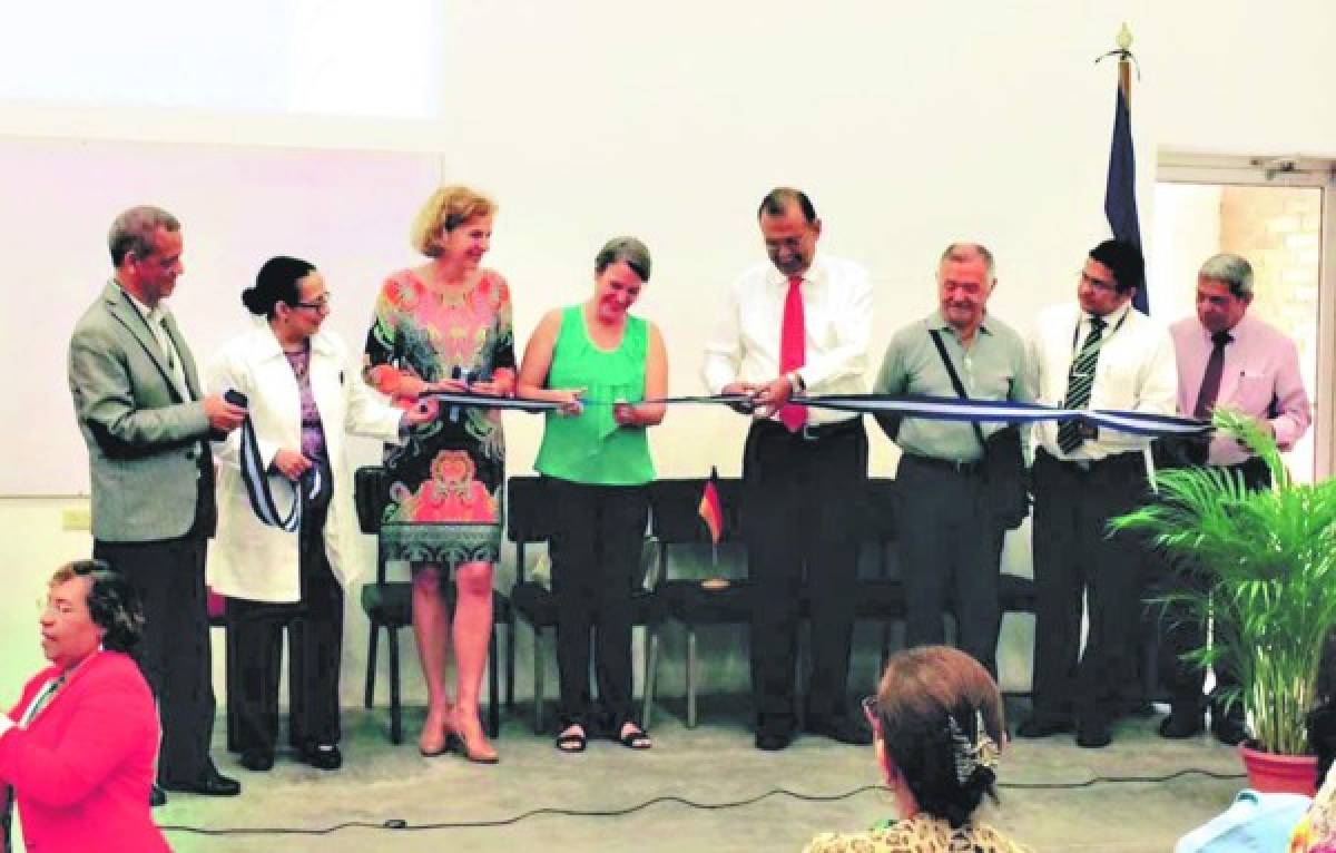 Hondureñas embarazadas podrán dar a luz paradas en el Hospital Escuela