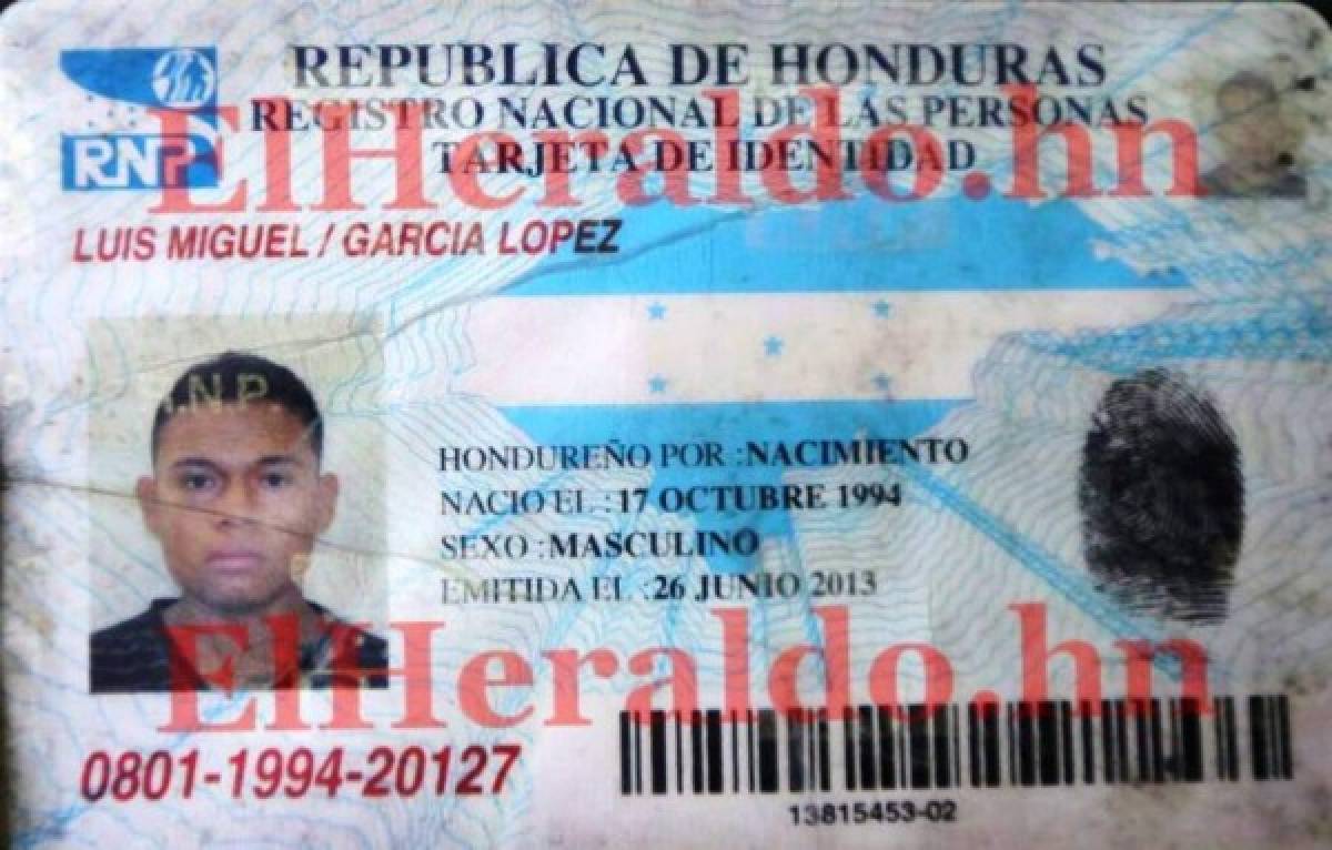 Familiares retiran cuerpos de tres de víctimas de la masacre en Comayagüela