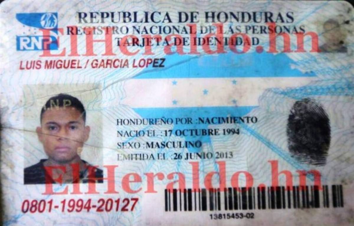 Familiares retiran cuerpos de tres de víctimas de la masacre en Comayagüela