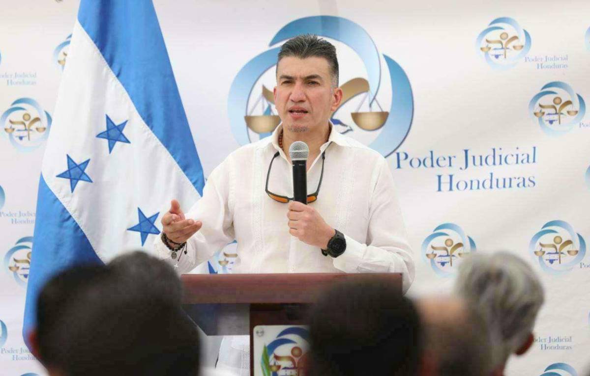 Argueta afirma que JOH no dio órdenes en la CSJ y que él se opuso a las decisiones del expresidente