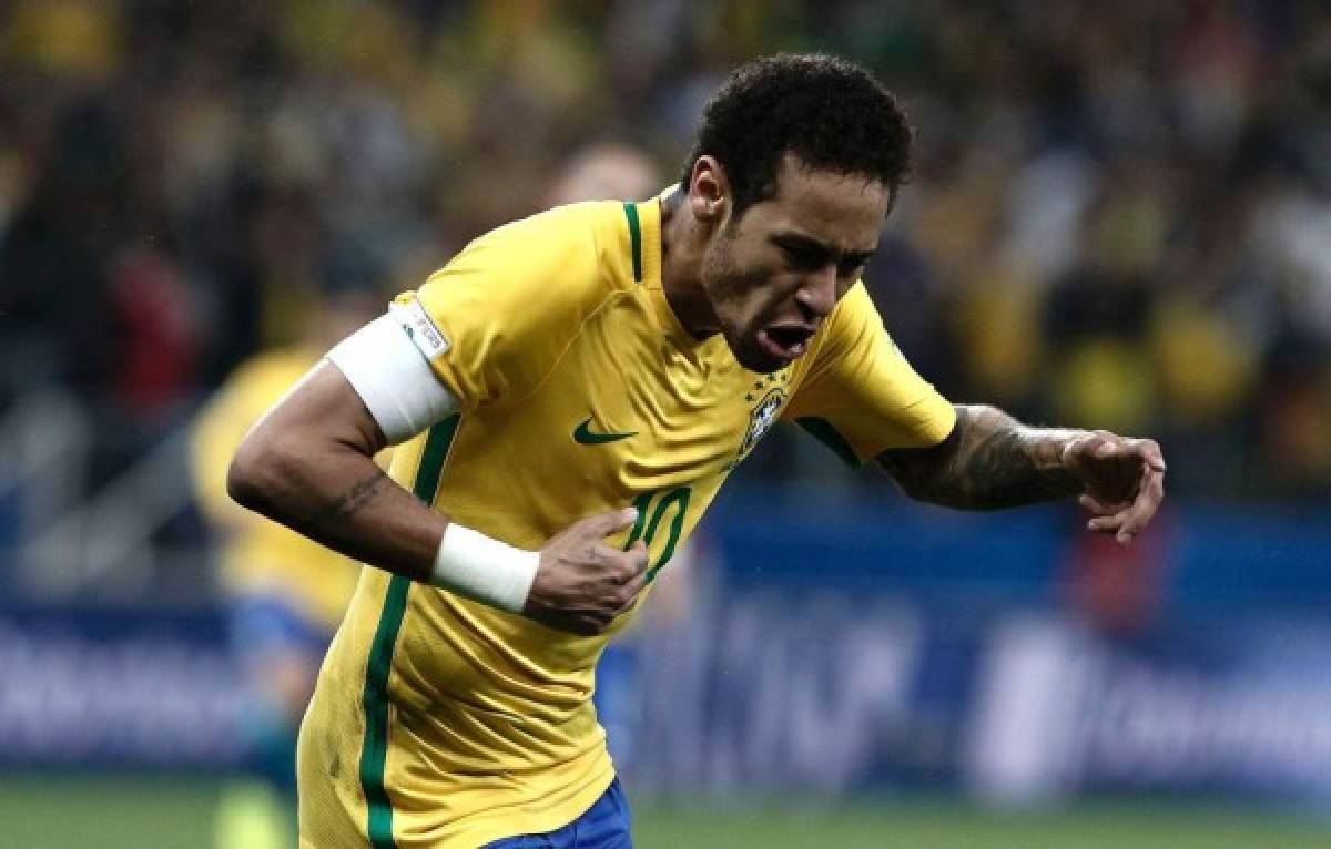 Brasil golea a Paraguay 3-0 y queda a un paso del Mundial de Rusia