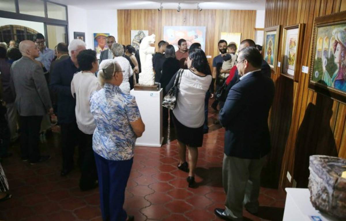 Con exposición inauguran la sala binacional de arte