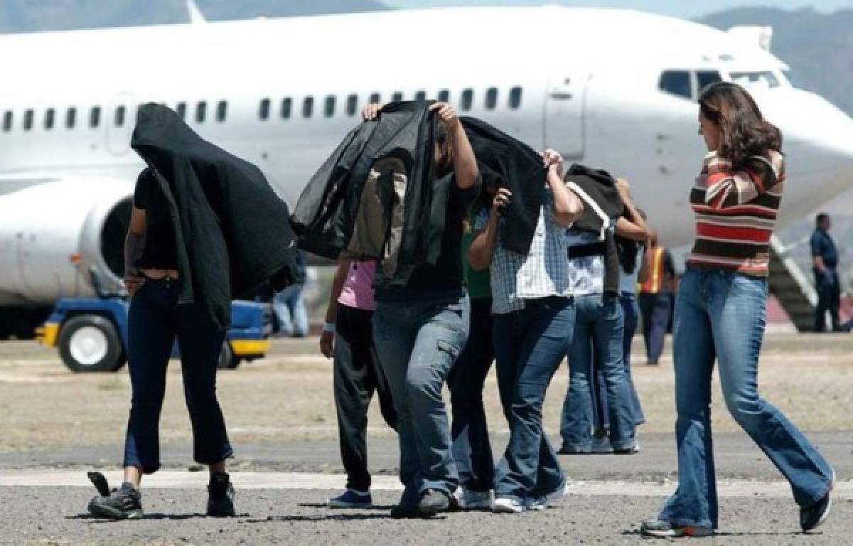 Honduras: Llegan 240 hondureños más deportados de Estados Unidos