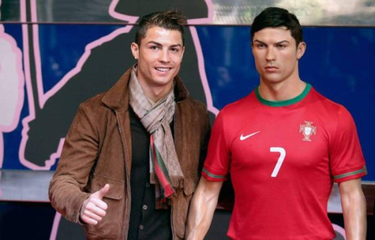 Cristiano Ronaldo paga 30,000 euros por una estatua de sí mismo