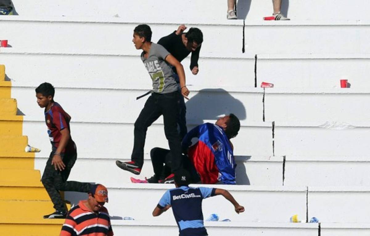 Violencia en el Olimpia-Motagua mancha imagen de fútbol de Honduras