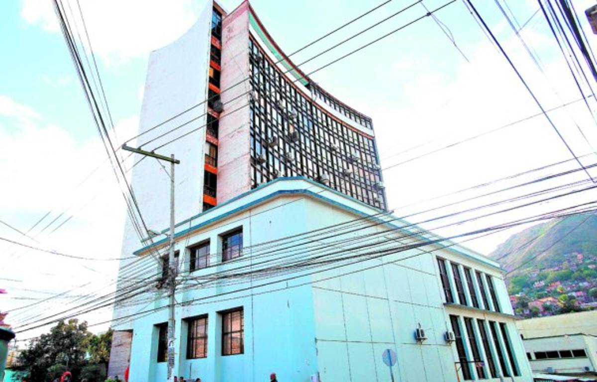 Parientes de Ciuffardi son investigados en Chile por lavado