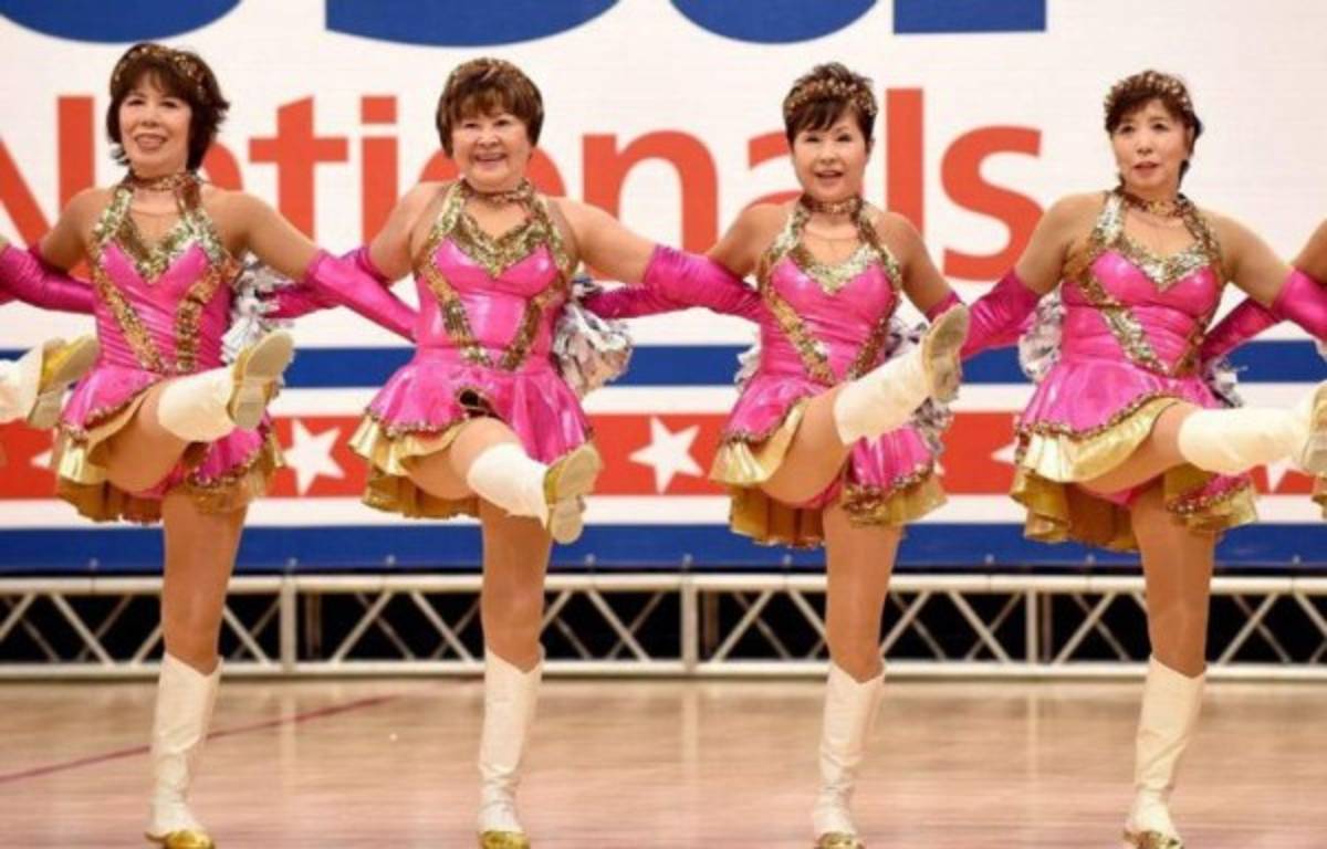 Porristas de la tercera edad son la novedad