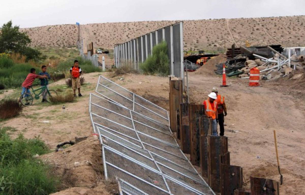 Estados Unidos planea adjudicar contratos para muro en abril 