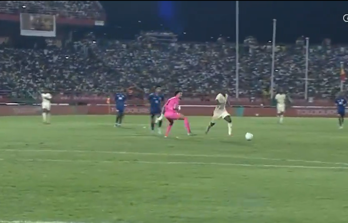 Terrible error de Vozinha en inocente salida en derrota de Cabo Verde ante Malí