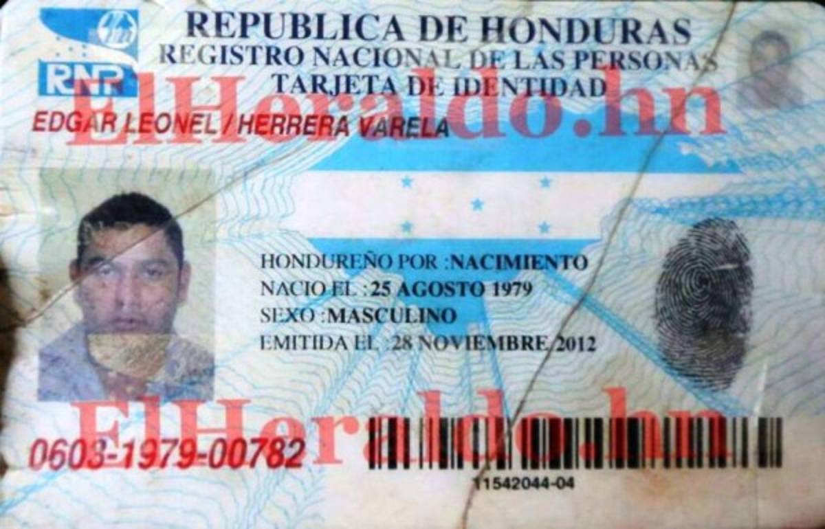 Familiares retiran cuerpos de tres de víctimas de la masacre en Comayagüela