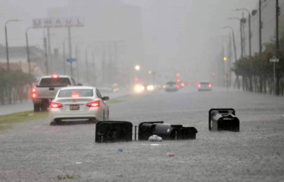 Nueva Orleans se prepara para afrontar una tormenta tropical  