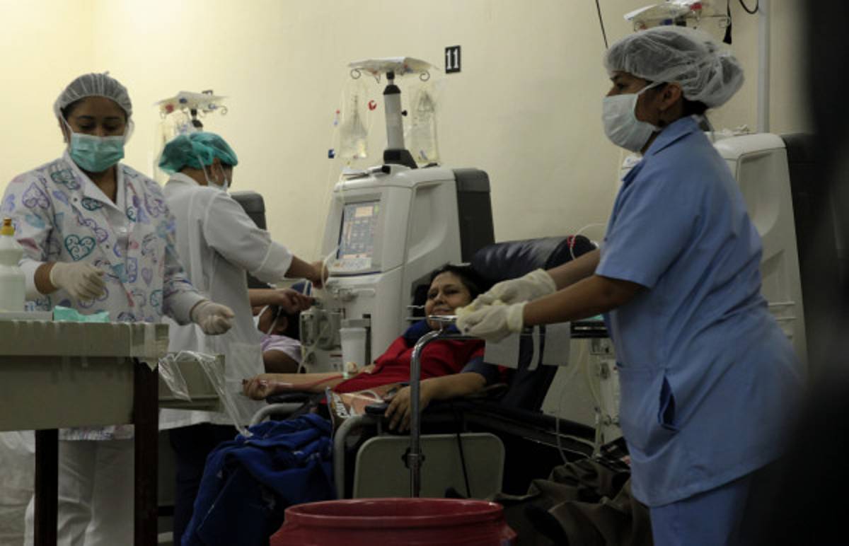 Infierno viven pacientes renales en el IHSS de San Pedro Sula