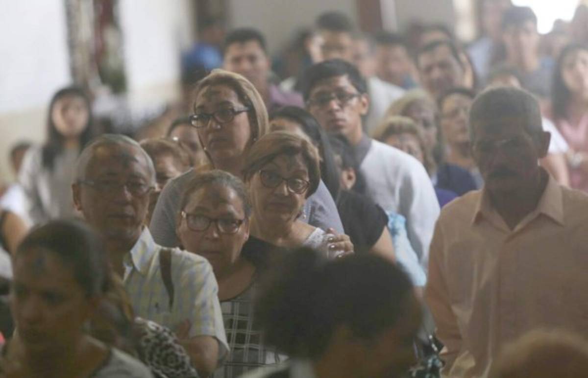 Miles de creyentes conmemoran Miércoles de Ceniza en Honduras