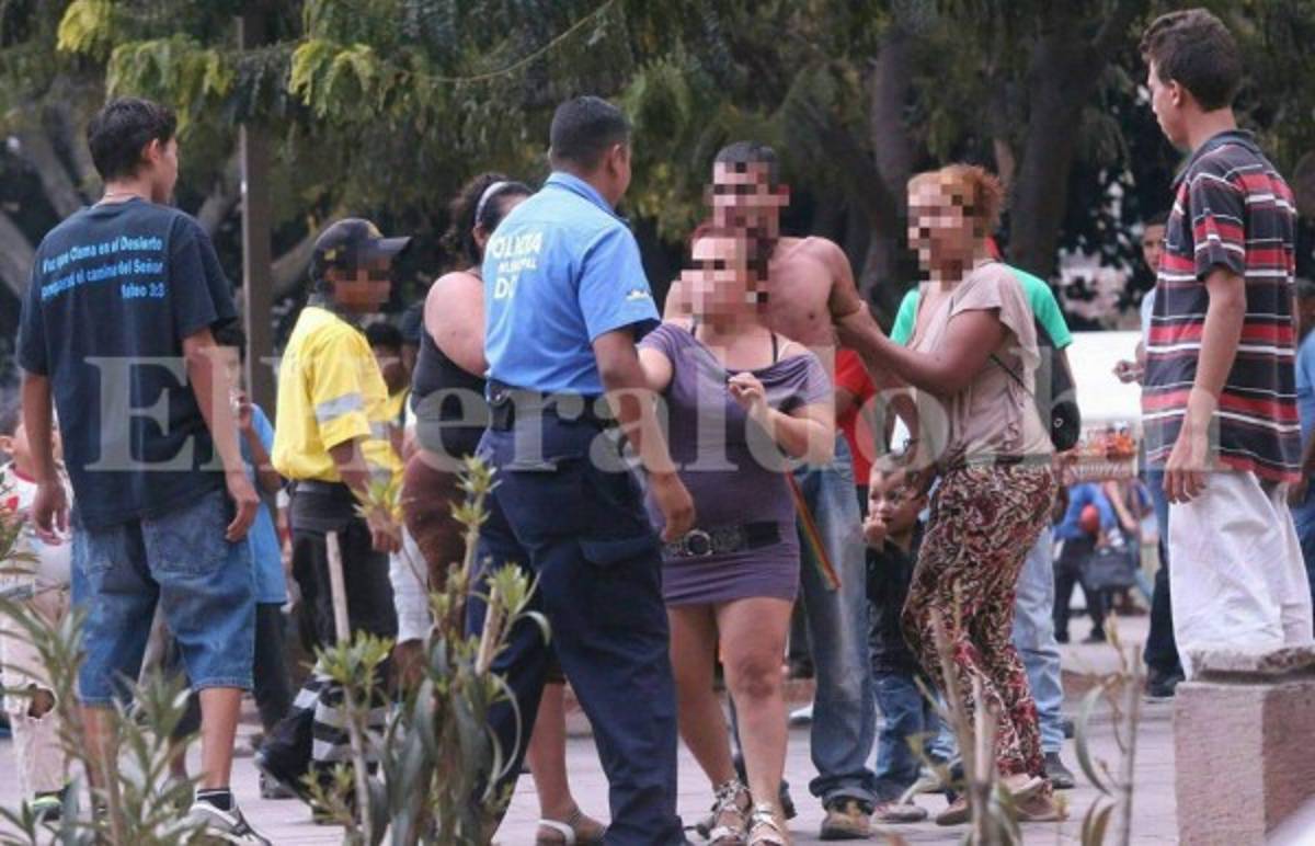 Testimonio de hondureña : 'Me vendo, me prostituyo, no tengo otra opción para vivir”