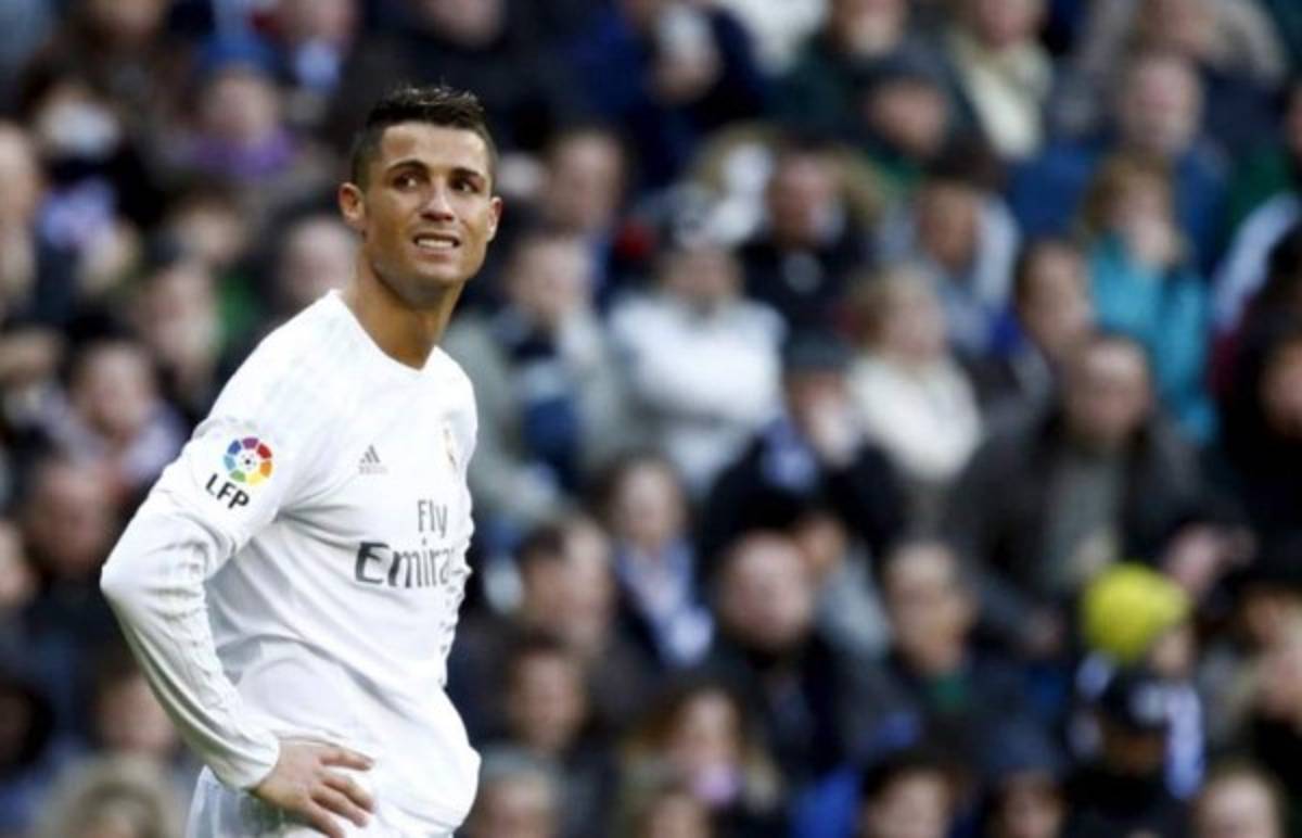 El Atlético gana al Madrid y le descuelga de la liga