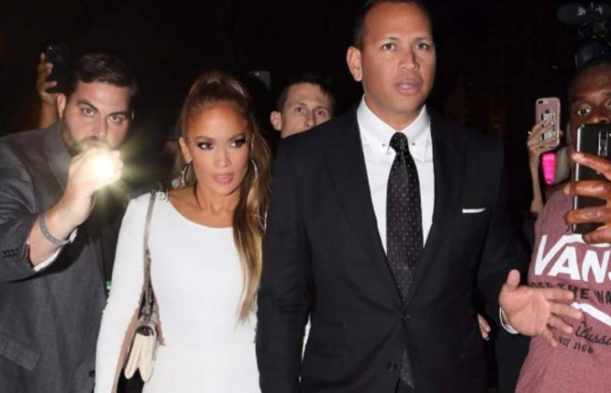 Jennifer López y Alex Rodríguez aportan su granito de arena para víctimas del huracán Harvey