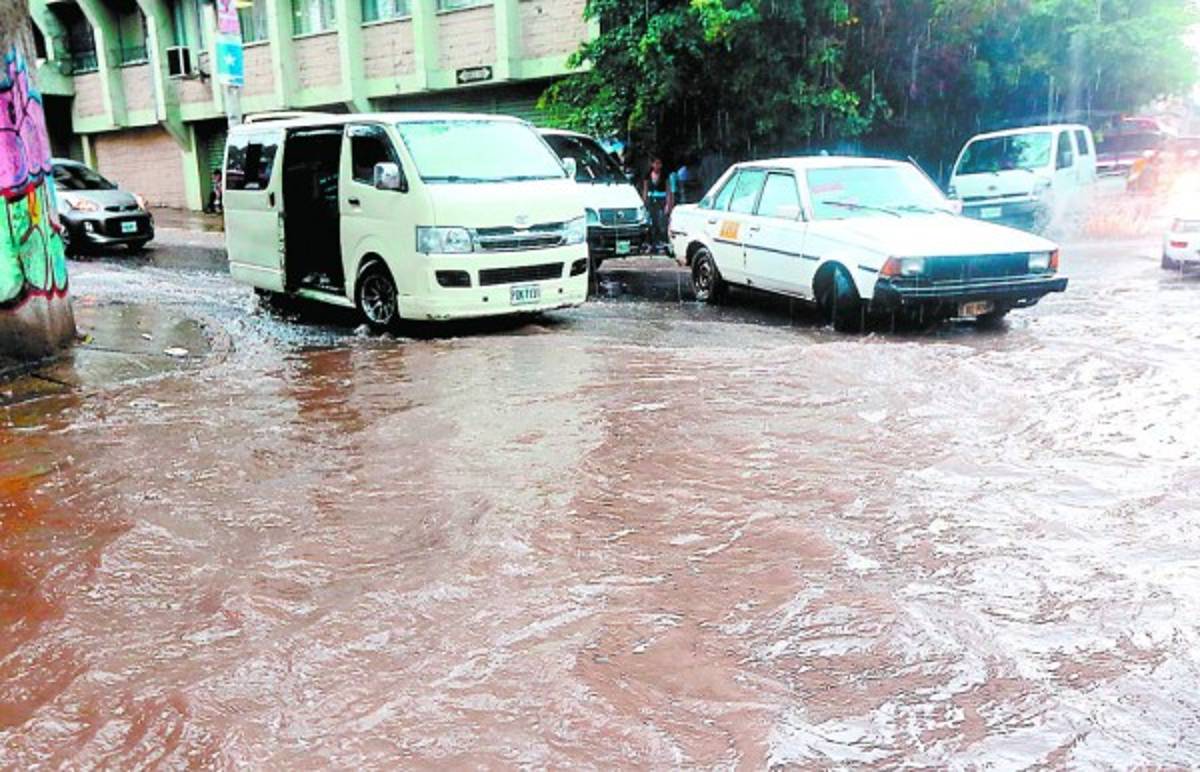 Ciclones tropicales del Atlántico amenazan el territorio hondureño