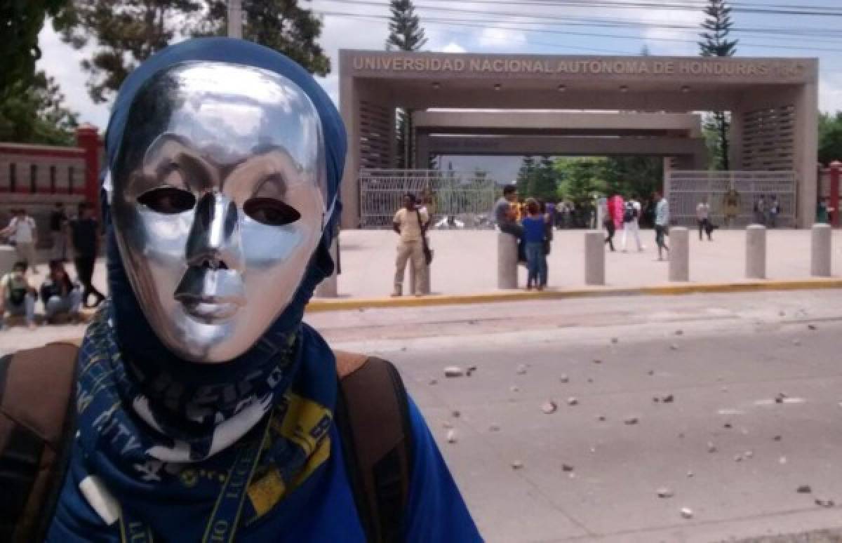 Estudiantes de la UNAH protestan en Tegucigalpa