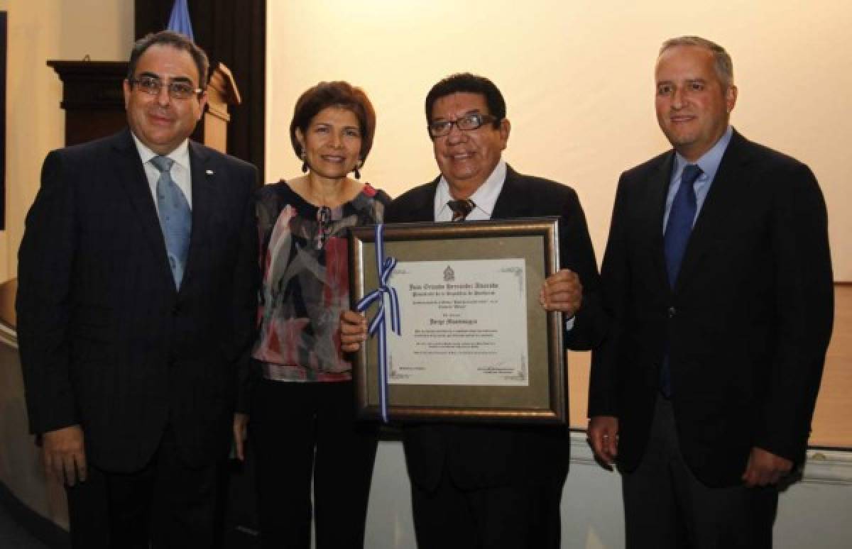 Periodista Jorge Montenegro delicado de salud tras sufrir una trombosis cerebral