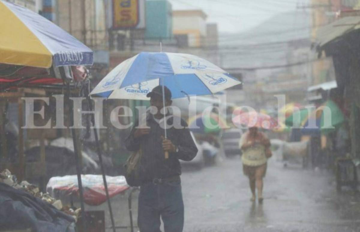 Fuertes lluvias azotan la capital de Honduras este domingo