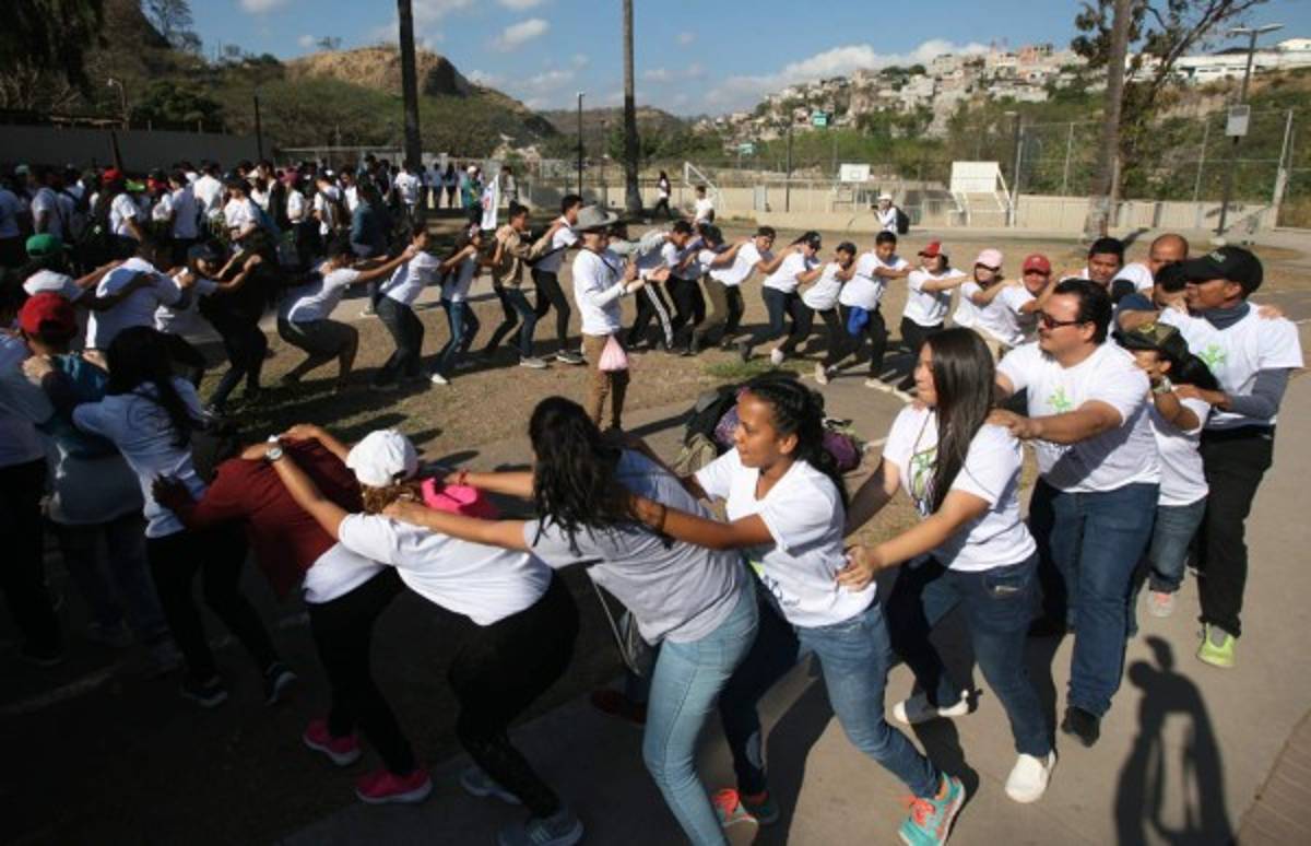 Domingo de Ramos: Jóvenes dan testimonio de que Jesucristo está vivo