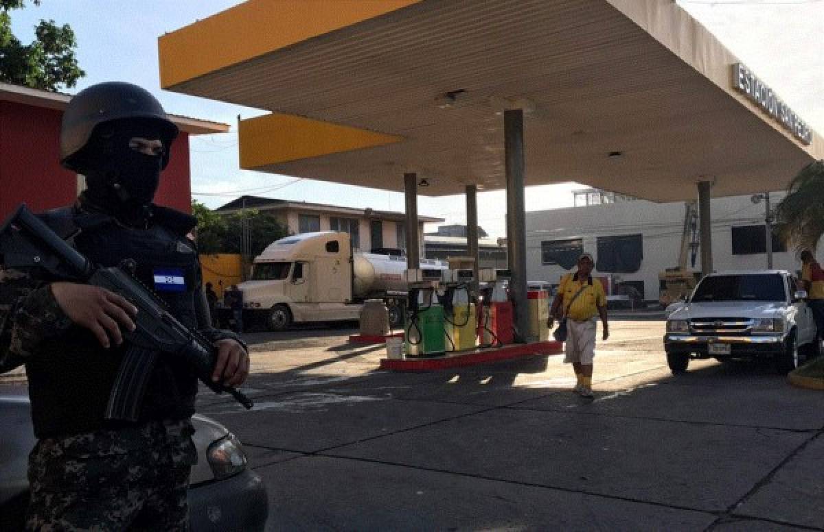 'Operación Perseo': Aseguran gasolinera y empresa de transporte a exjefe policial Jorge Alberto Barralaga