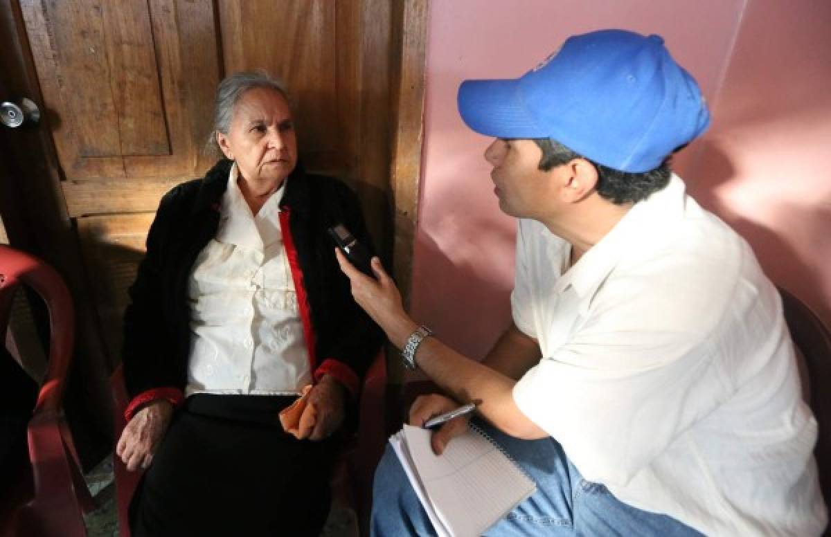 La mamá de Cáceres, Berta Flores, habla con EL HERALDO y no pudo contener el dolor por la muerte de su hija (Foto: Alex Pérez).