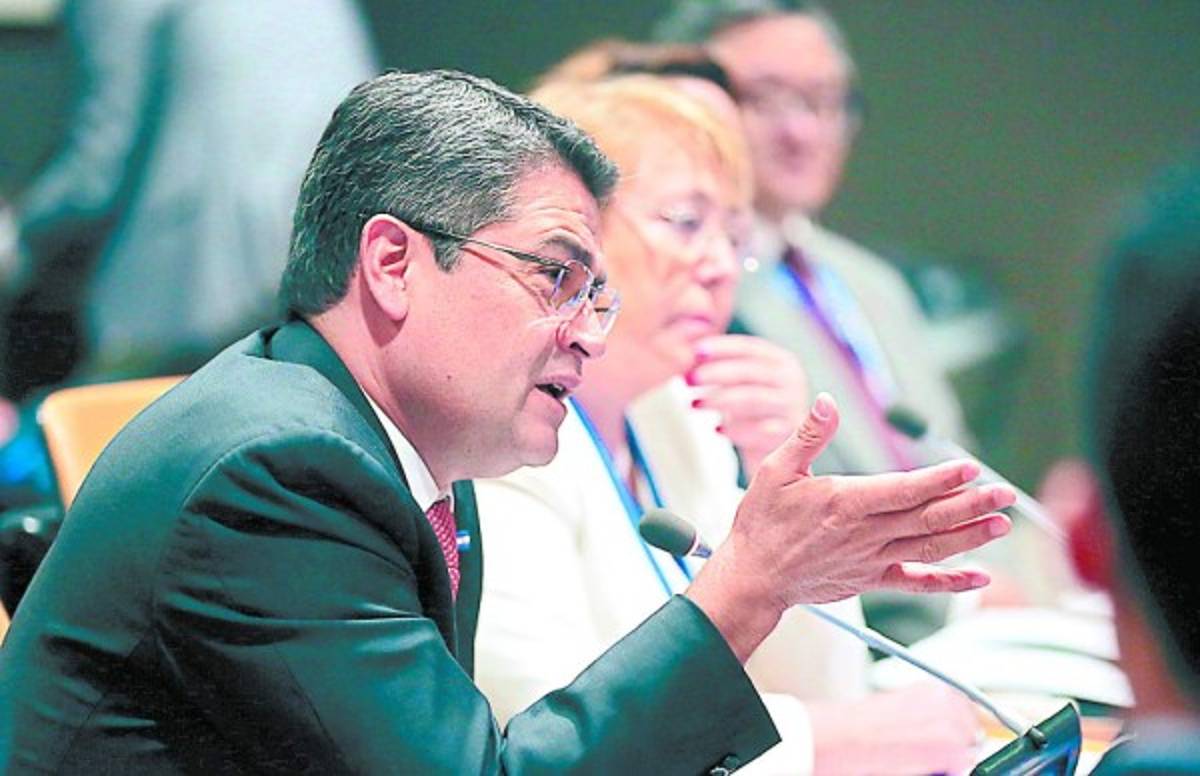 Presidente de Honduras aborda futuro de migrantes en la ONU