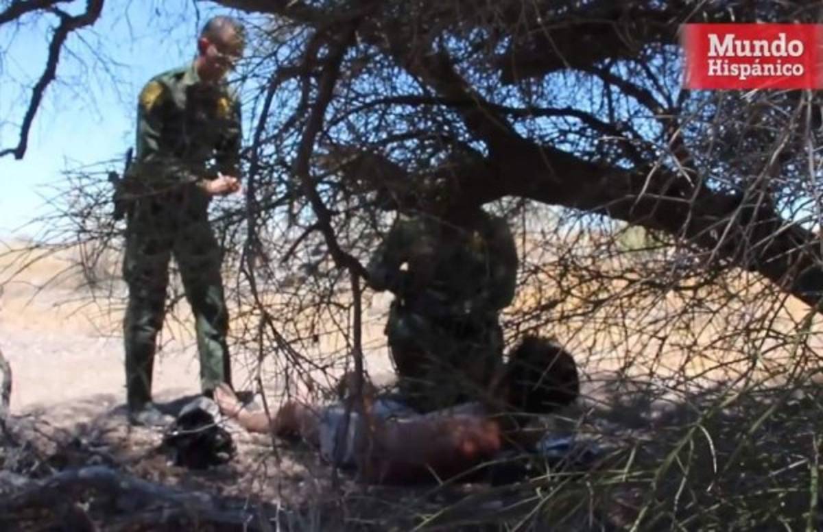 Muere 1 de 11 inmigrantes rescatados del desierto de Arizona