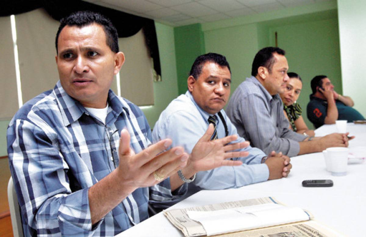 Directores departamentales interponen amparo contra intempestivos despidos