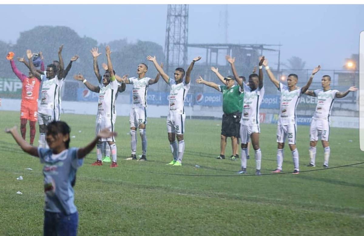 Fue campeón en el fútbol hondureño, regresó a su país y ahora trabaja como policía