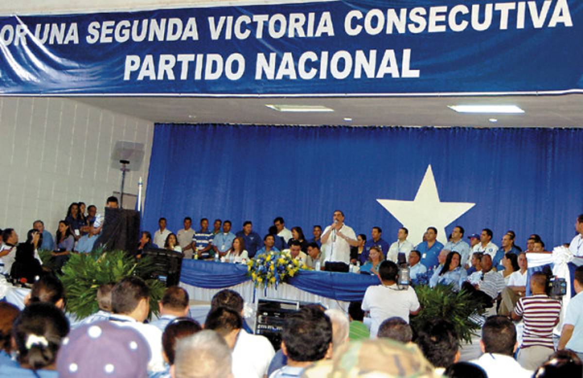 Oficialistas claman por unidad ante ausencia de líderes de otros movimientos